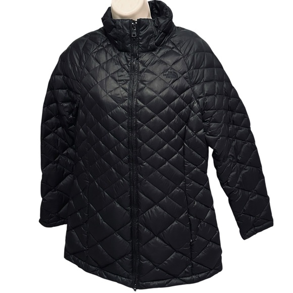 The North Face Women’s Thermoball™ Parka Black Mid-length Medium - Picture 2 of 9